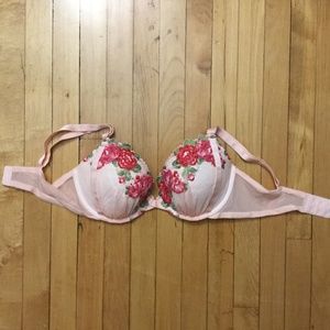 NWOT Victoria’s Secret plunge padded bra/34D